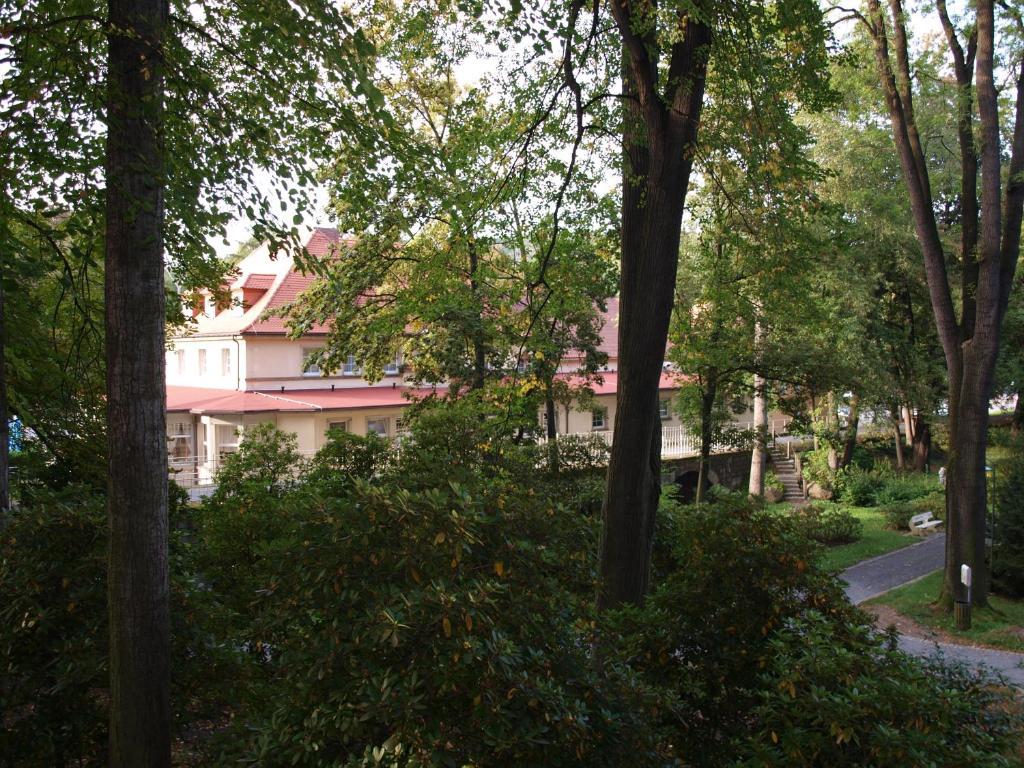 Hotel Saechsisches Haus Berggiesshübel Εξωτερικό φωτογραφία